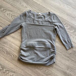 Grey stretchy sweater  